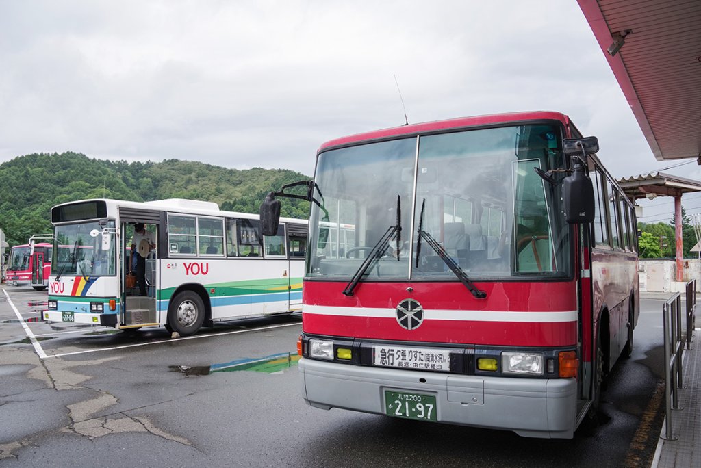 由仁駅経由の急行便に1997年式日野ブルーリボン・トップドア車が入っていた