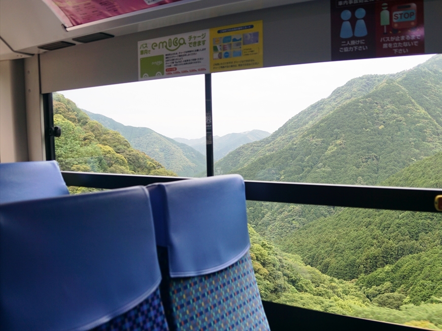 それこそ海あり山ありの多彩な車窓