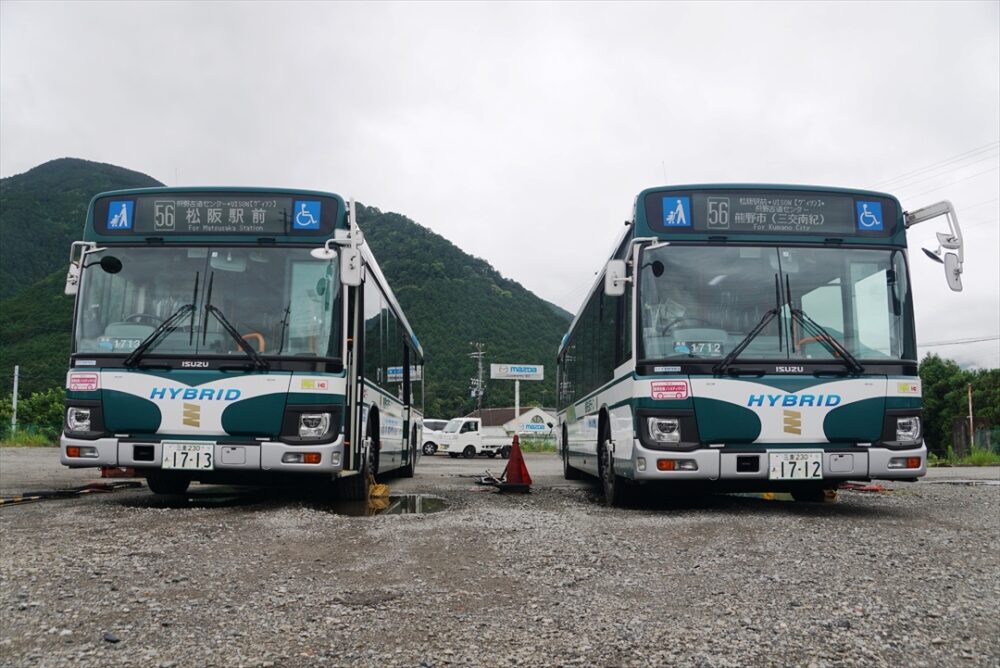 路線バスで降車休憩かつ上下便が交換する光景