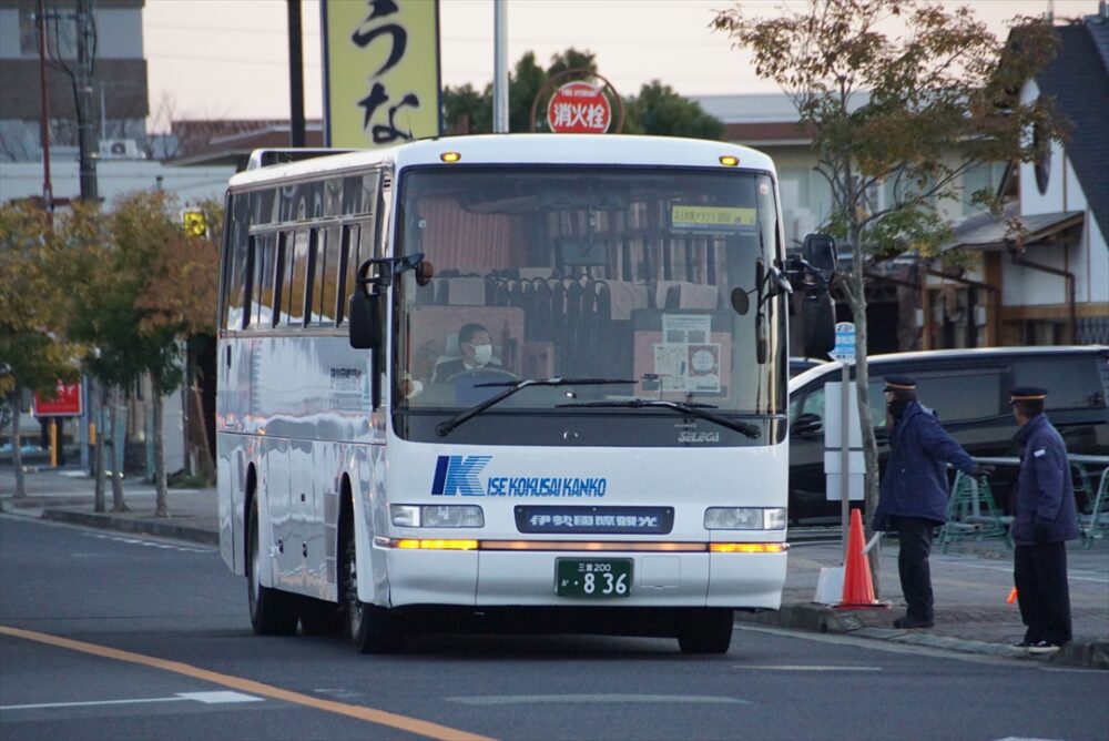 伊勢国際観光は日野セレガのスーパーハイデッカーで参戦！