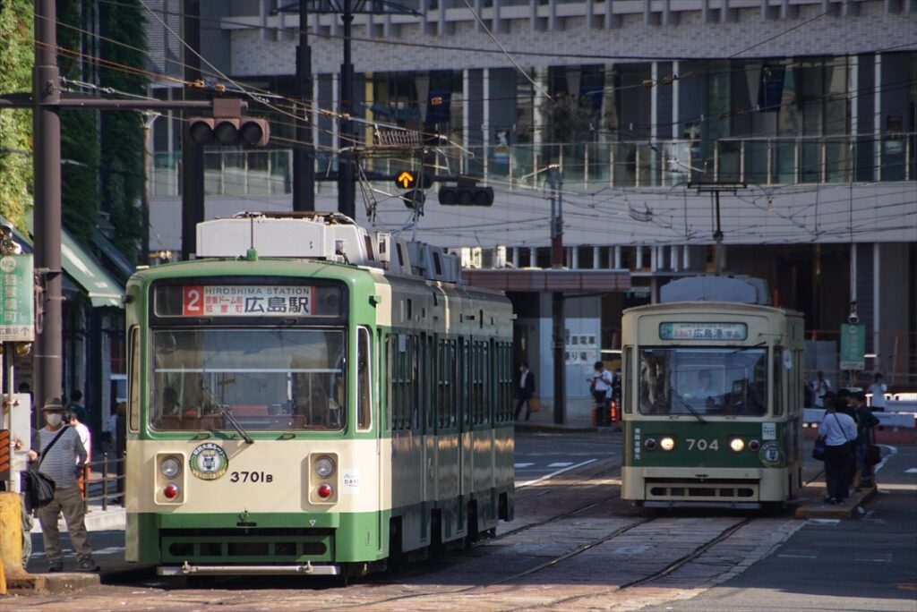 1両でもバスよりは多くの人を乗せられるメリットはある