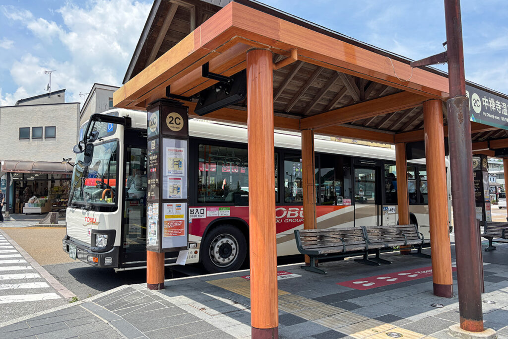 見学先に悩んだら、ひとまずバスで中禅寺湖あたりまで行ってみるのも吉