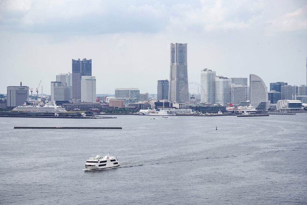 この向きからの横浜ベイエリアはスカイウォークでしか見られない!?