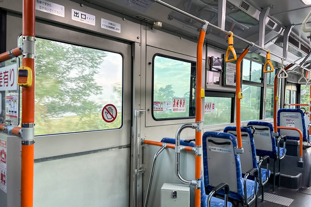 能取湖のすぐ隣を走るけれども、見えそうで見えない?