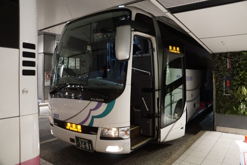 バスタ新宿に定刻で到着！