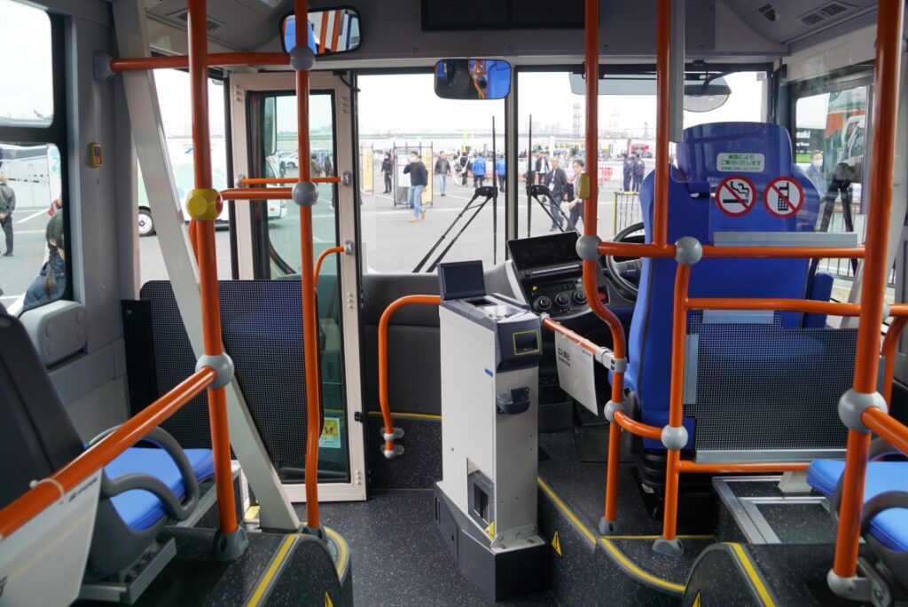 国産車とは細かいところで異なるインテリア